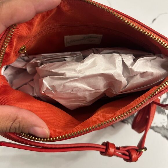 Beautiful Woven Crossbody Bag NWT - Picture 4 of 5